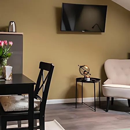 Jonica מלון דירות 3*